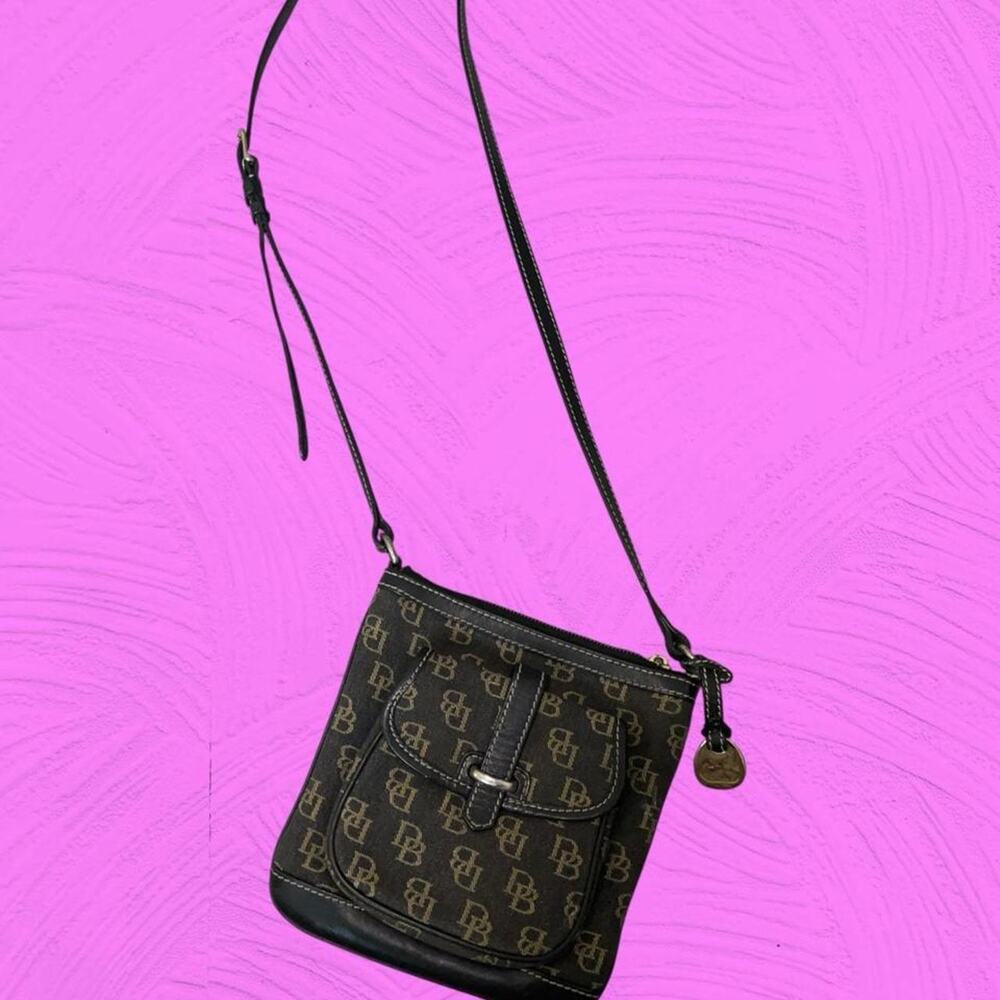 Dooney Bourke Signature Monogram - Picture 2 of 4